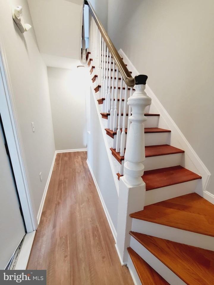 27 N Fulton Ave - Photo 4 of 20