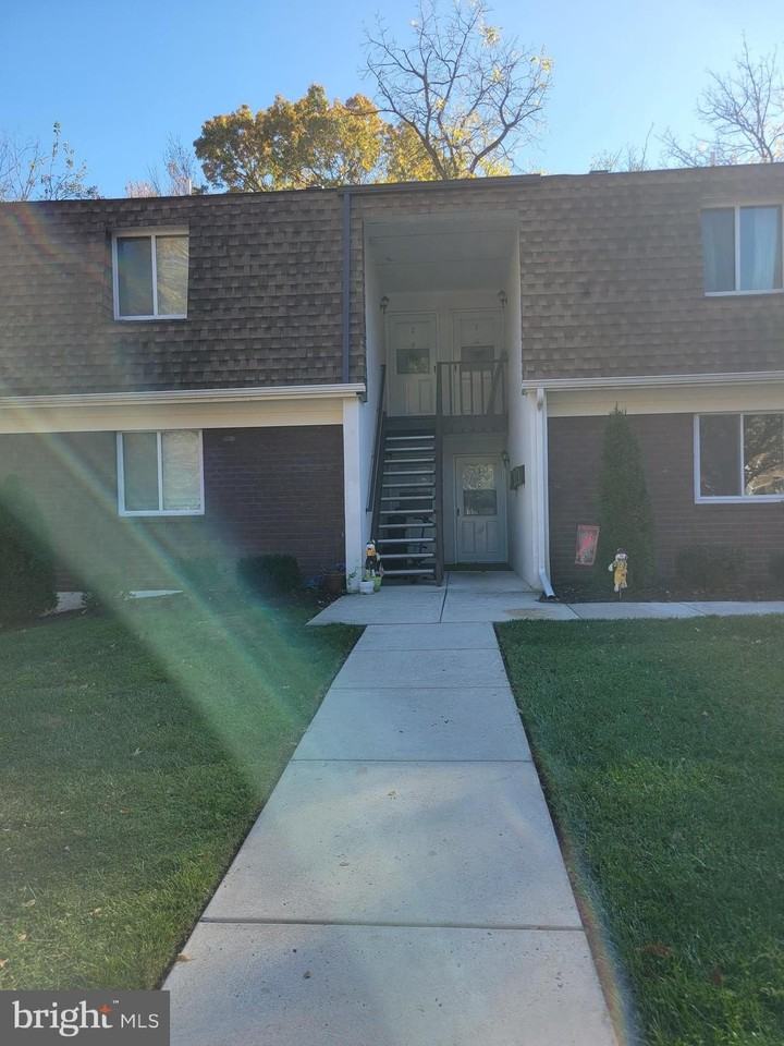 411 North Stiles Avenue #E3 - Photo 2 of 14