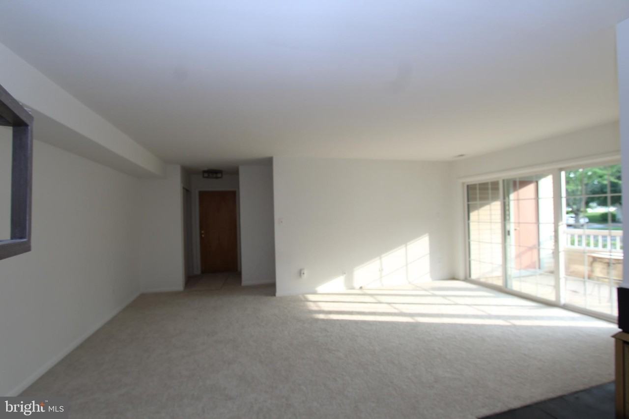 101 Claridge Ct Apt 1 #1 - Photo 5 of 23