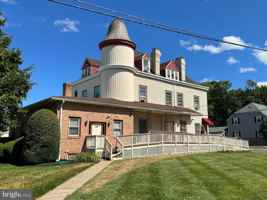 featured image of 200 Pennsylvania Ave Apt 2b #2B