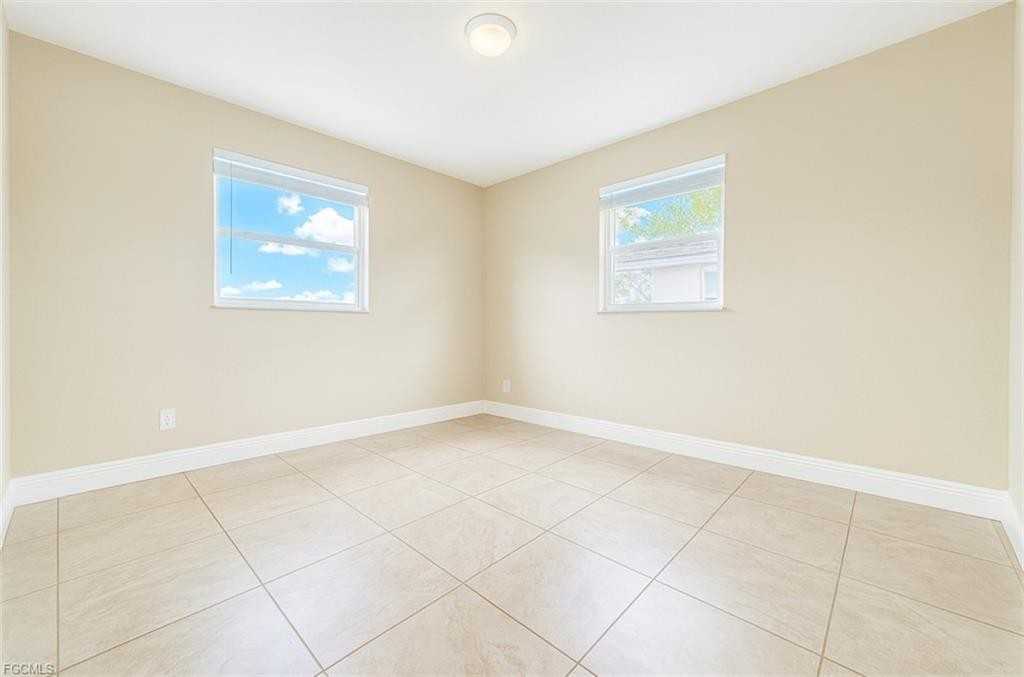 5417 4th Ave - Photo 6 of 8