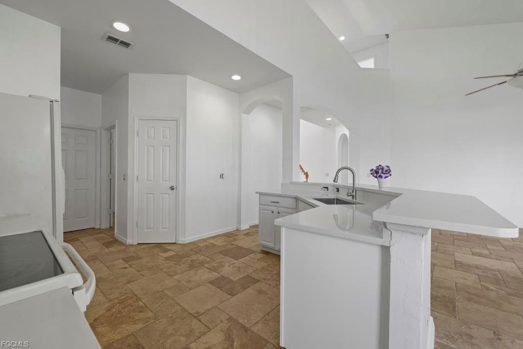 2800 Amberwood Ln - Photo 4 of 8