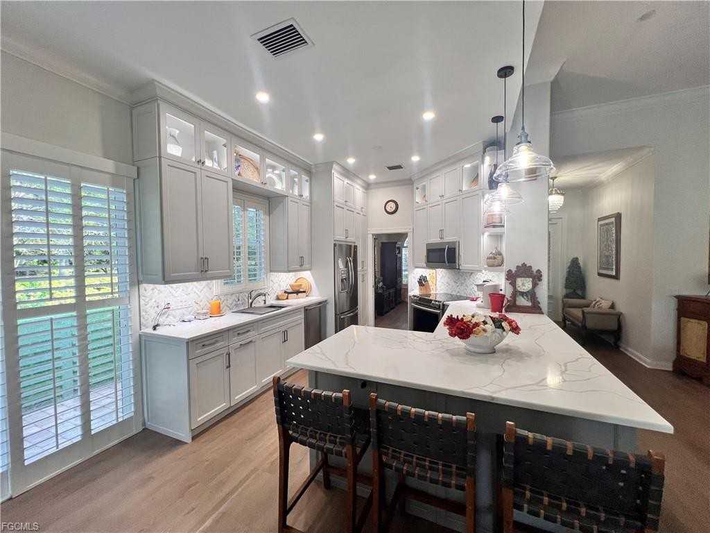 7651 Hernando Ct - Photo 3 of 8