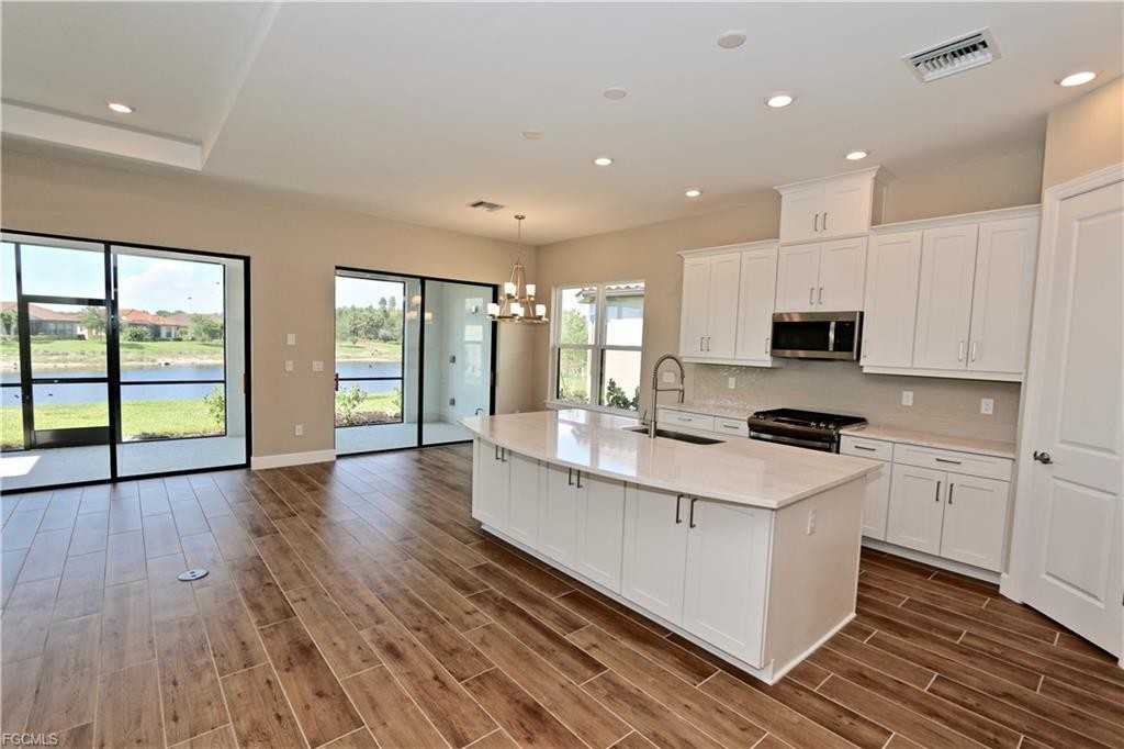 8437 Rosa Ct - Photo 3 of 8