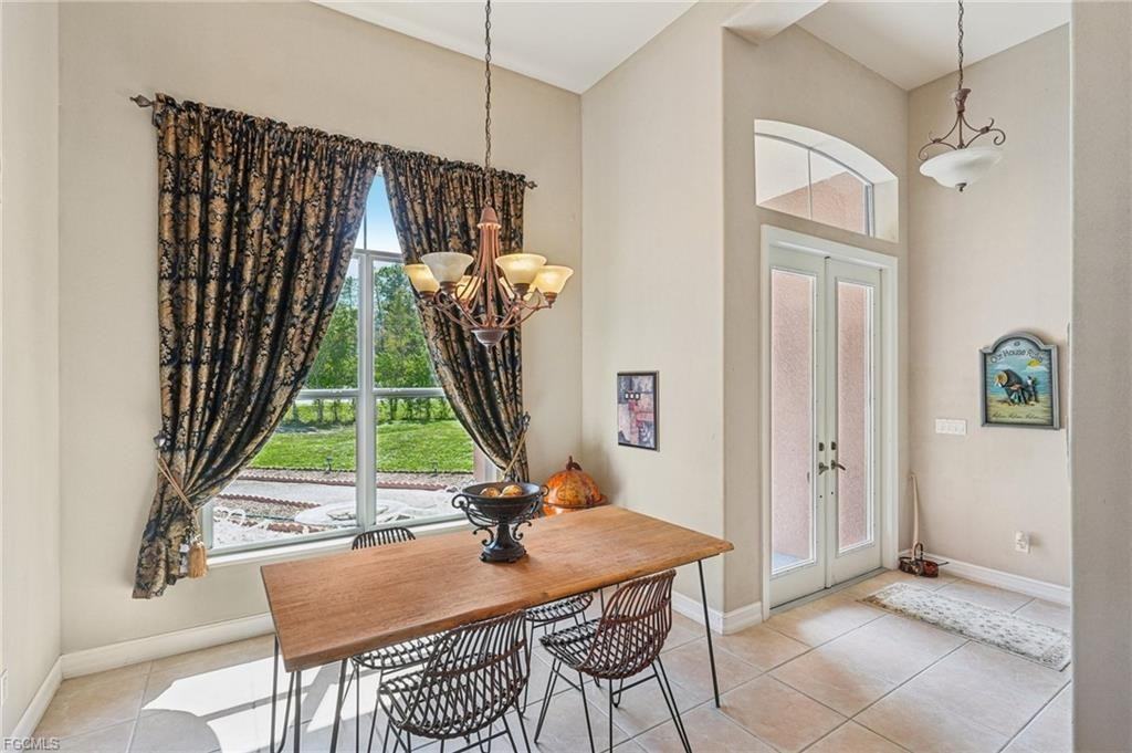 2621 Golden Gate Blvd W - Photo 4 of 8