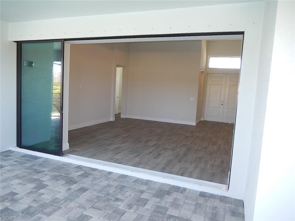 1113 Sw 1st Ter - Photo 5 of 8