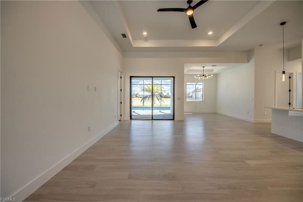 1531 Nw 40th Pl - Photo 3 of 8