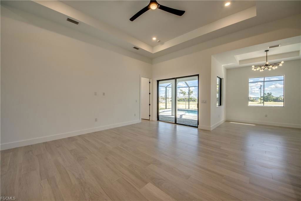 1531 Nw 40th Pl - Photo 4 of 8