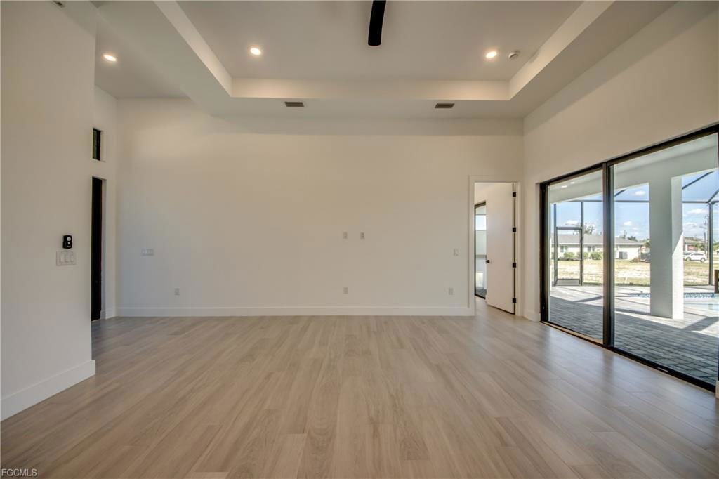 1531 Nw 40th Pl - Photo 5 of 8