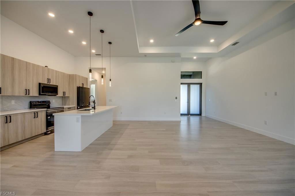 1531 Nw 40th Pl - Photo 6 of 8