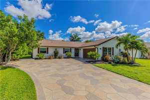 featured image of 297 Bay Meadows Dr