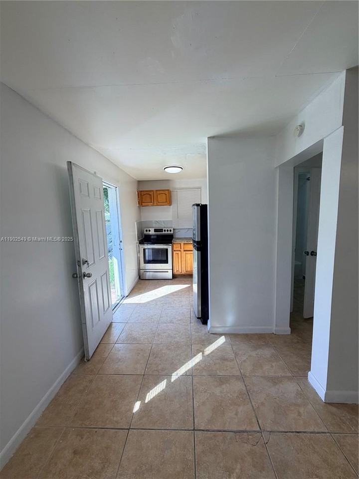 1936 Nw 71st St - Photo 3 of 8