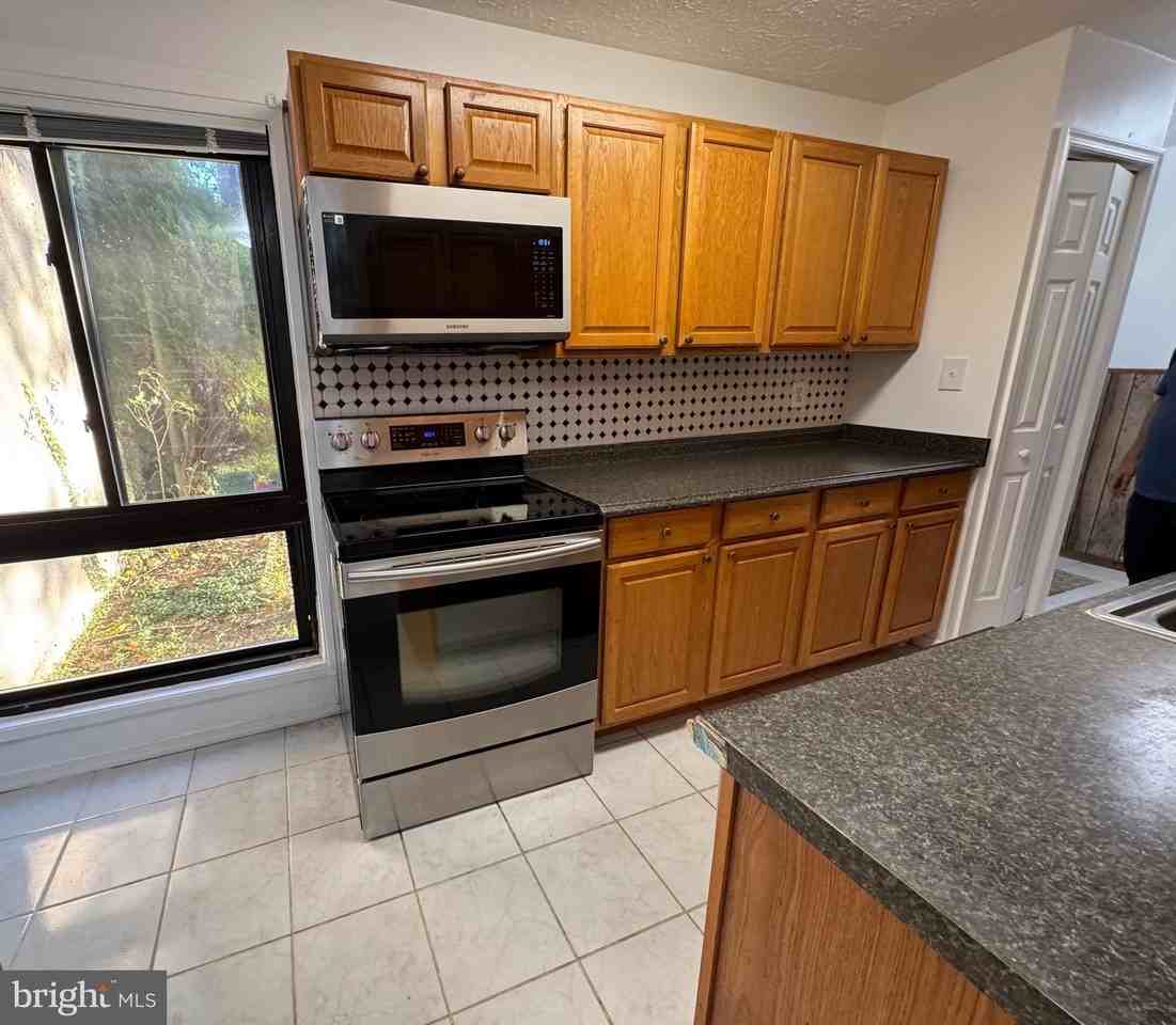 349 Reneau Way - Photo 6 of 41