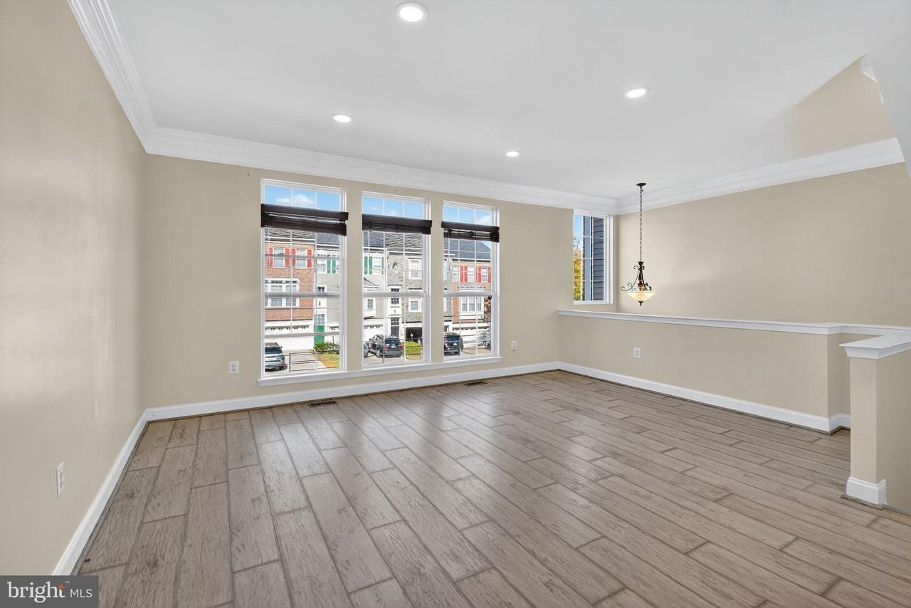 16567 Bramblewood Ln - Photo 3 of 15