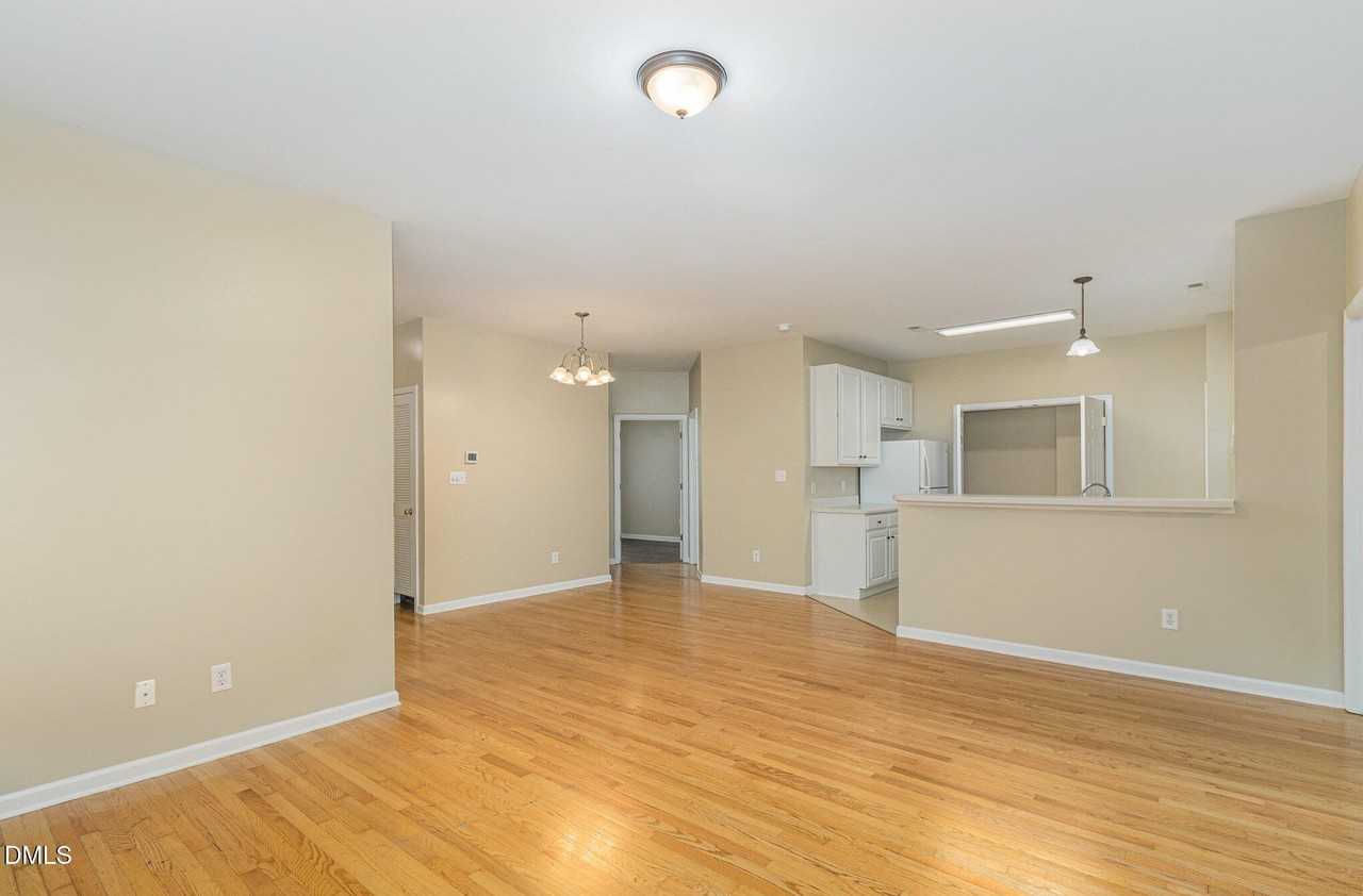 2914 Kudrow Ln - Photo 5 of 25