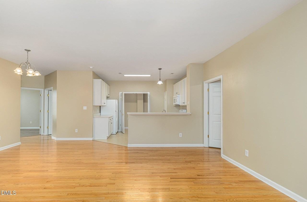 2914 Kudrow Ln - Photo 7 of 25