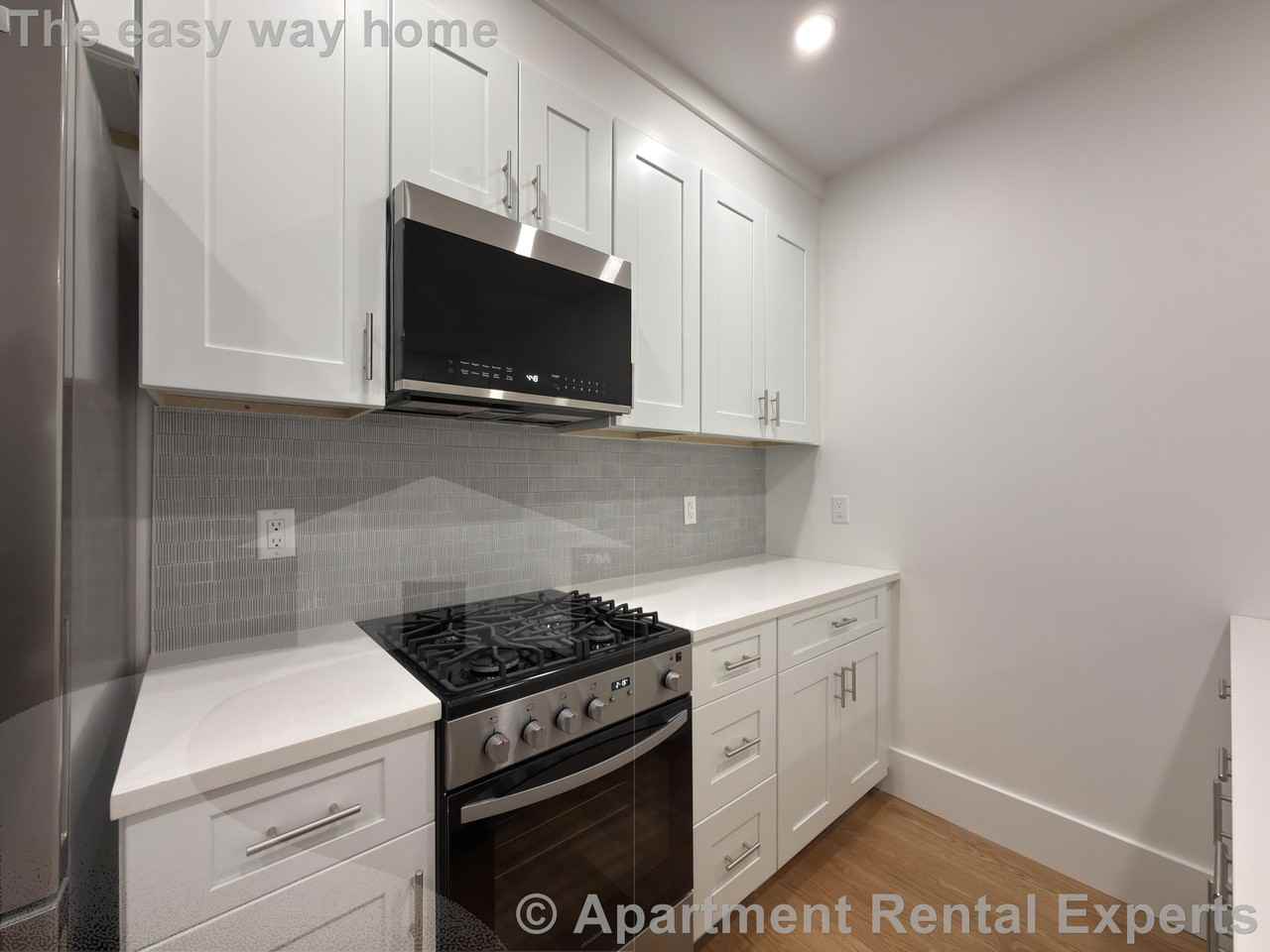 406 Columbia St #1 - Photo 3 of 27