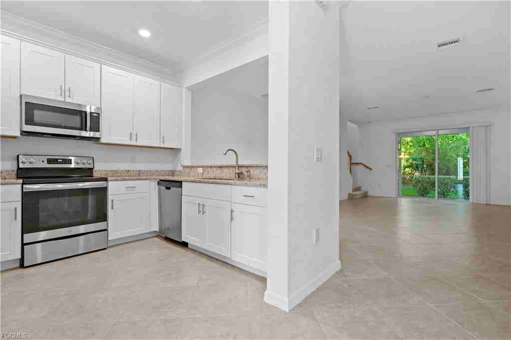12568 Westhaven Way - Photo 3 of 8