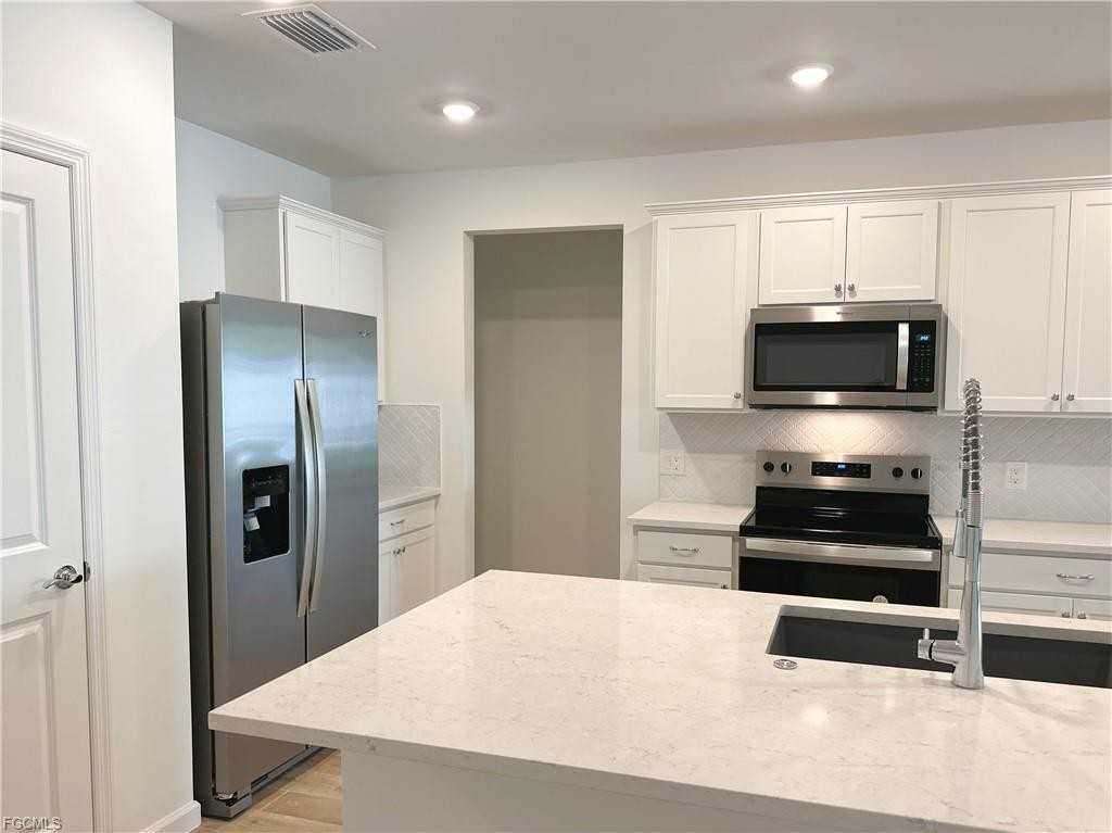 27831 Solis Grande Dr - Photo 3 of 8