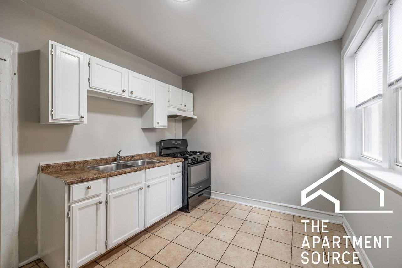 6304 N Oakley Ave #1 - Photo 4 of 14