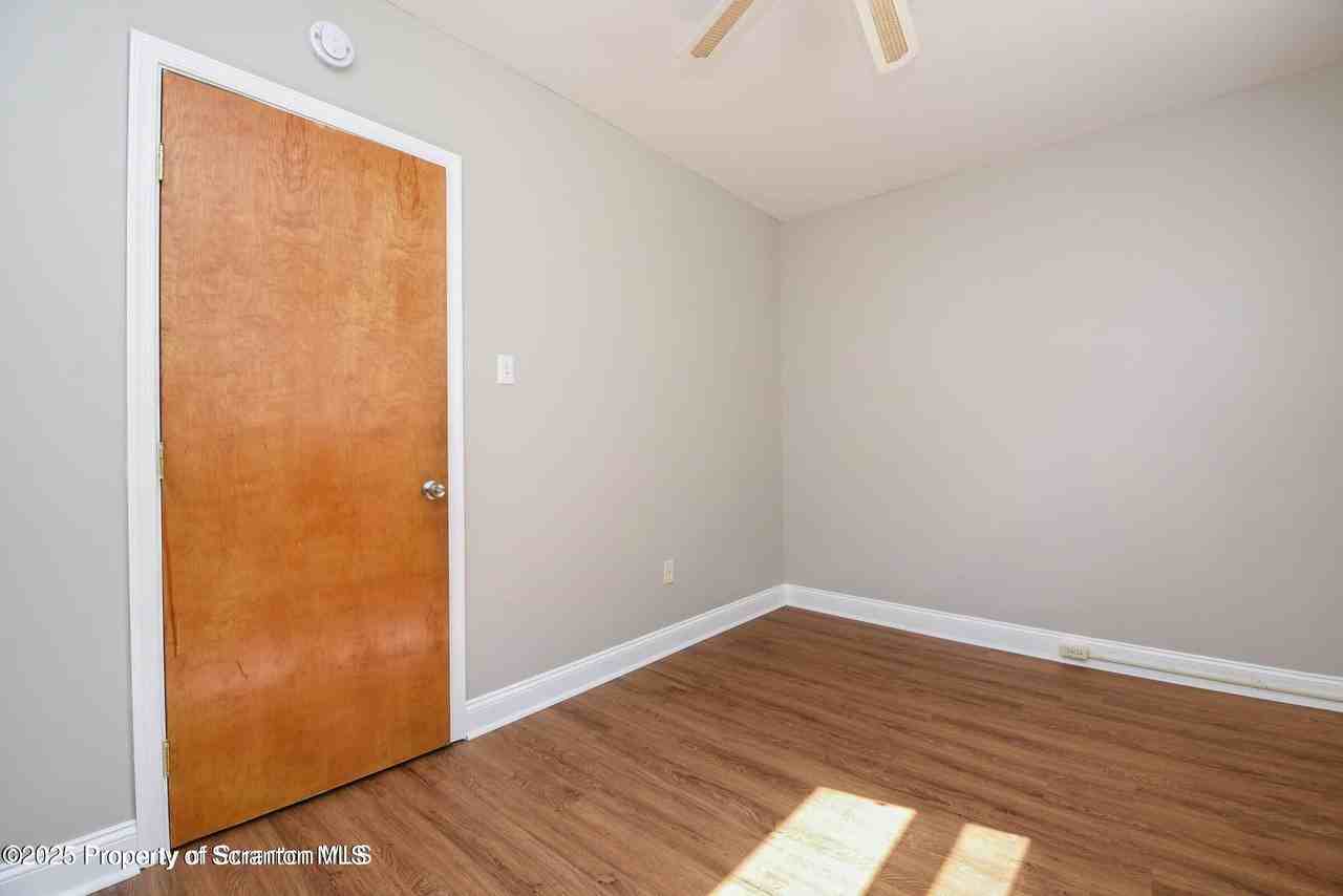 1225 1/2 S Irving Ave - Photo 4 of 21