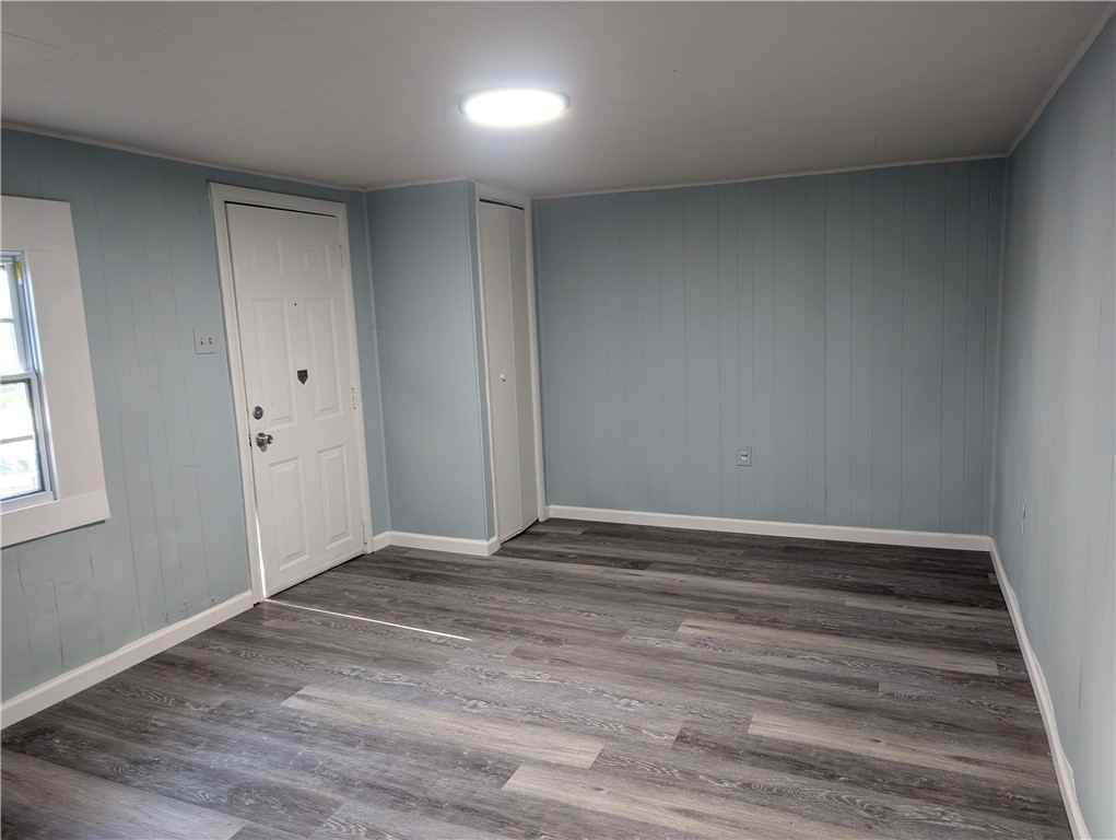 138 Oak St - Photo 3 of 8