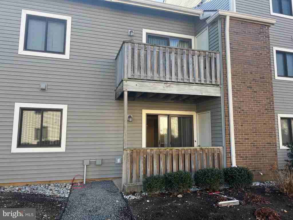 1019 Ravens Crest Dr - Photo 4 of 50