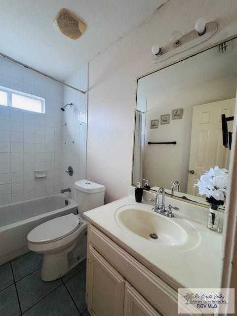 2837 Seville Blvd - Photo 4 of 25