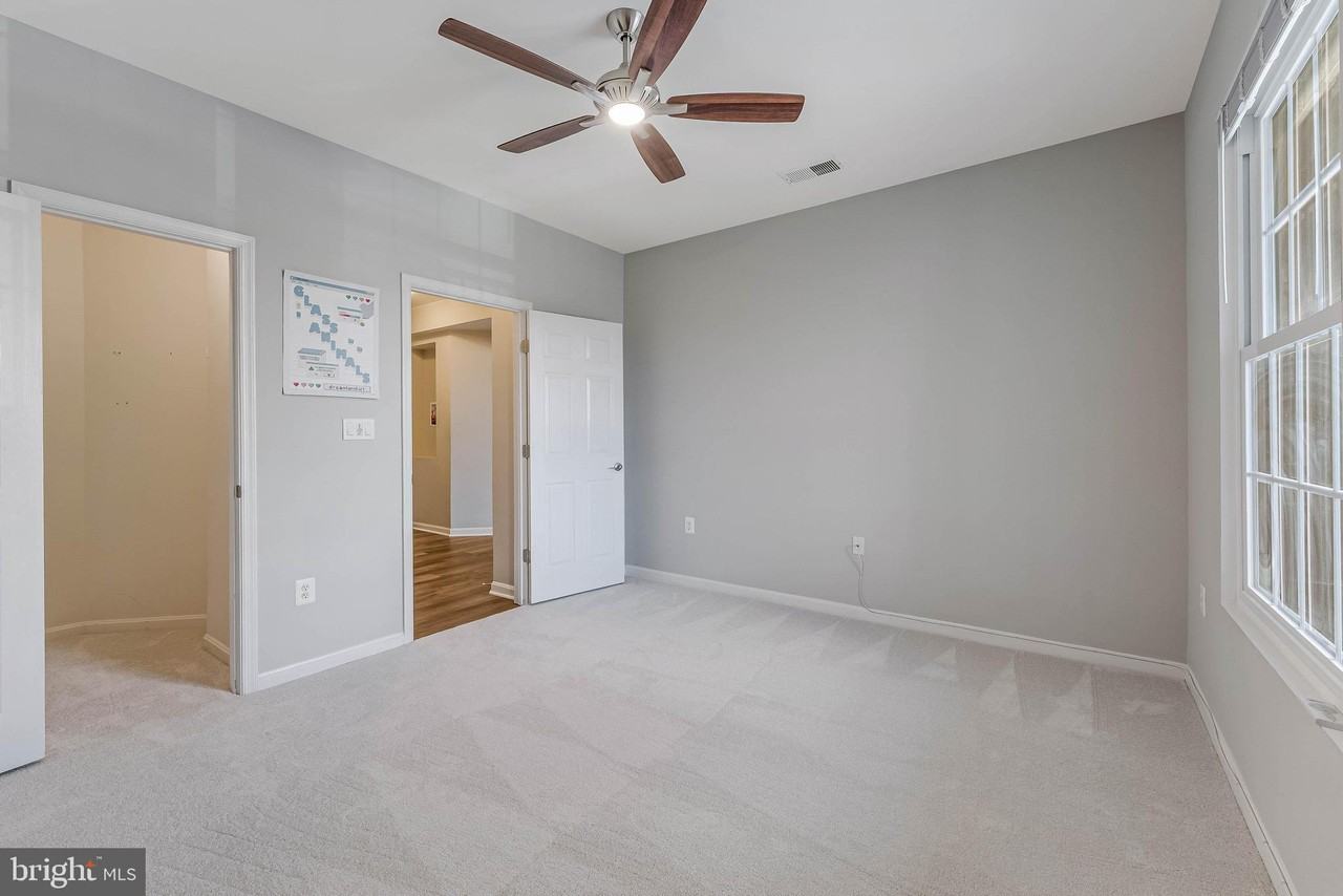 20451 Chesapeake Sq ##301 - Photo 7 of 37