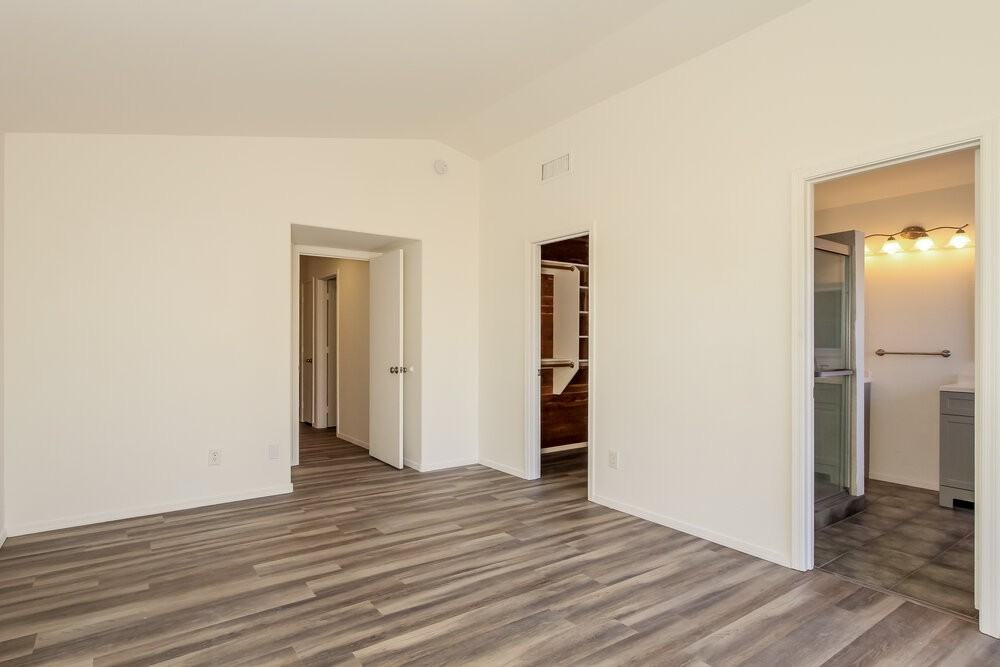 252 West Wahalla Lane - Photo 6 of 16