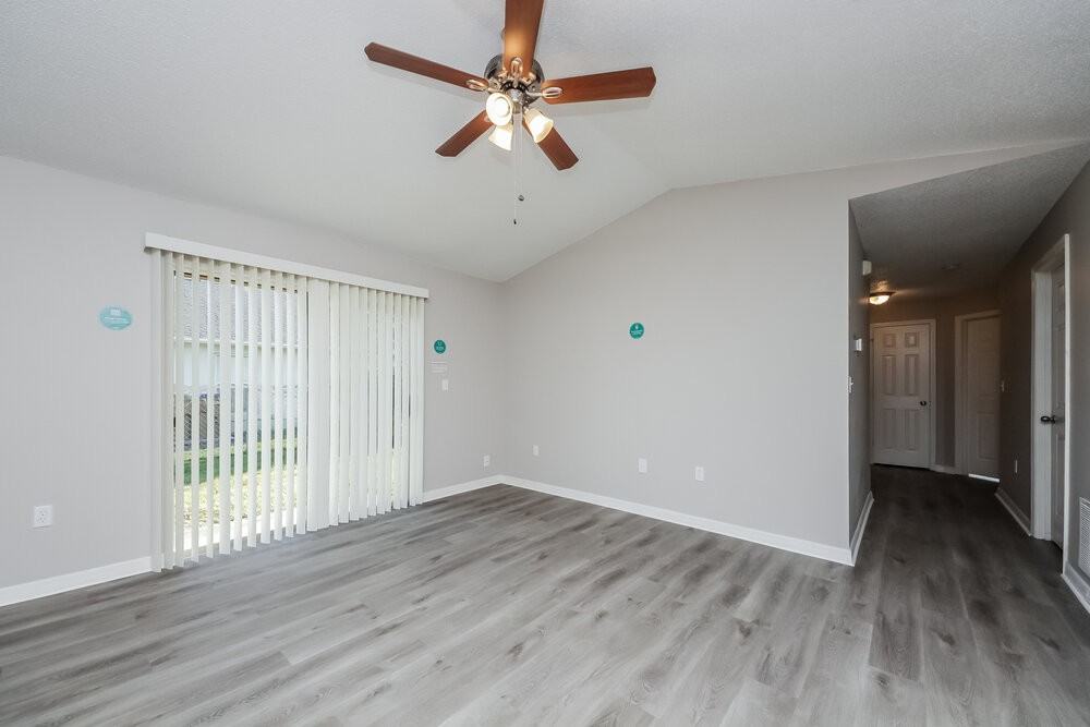 1323 Dover Dr - Photo 6 of 16