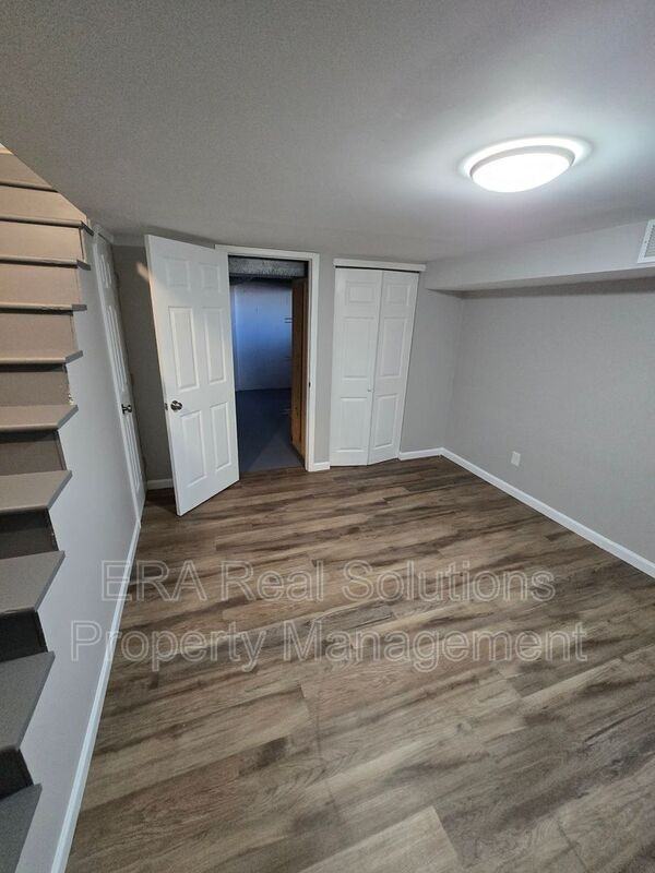 847 S Roys Ave - Photo 2 of 18