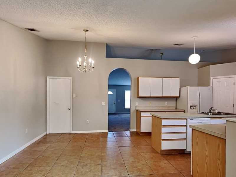 3221 Utah Dr - Photo 3 of 20