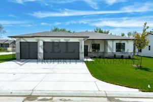 featured image of 601 E Elmwood St