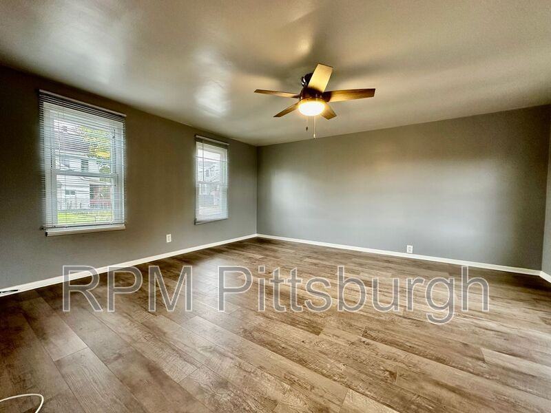 102 Ivy Street - Photo 2 of 20