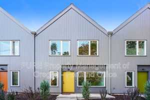 featured image of 5878 N Harvard St