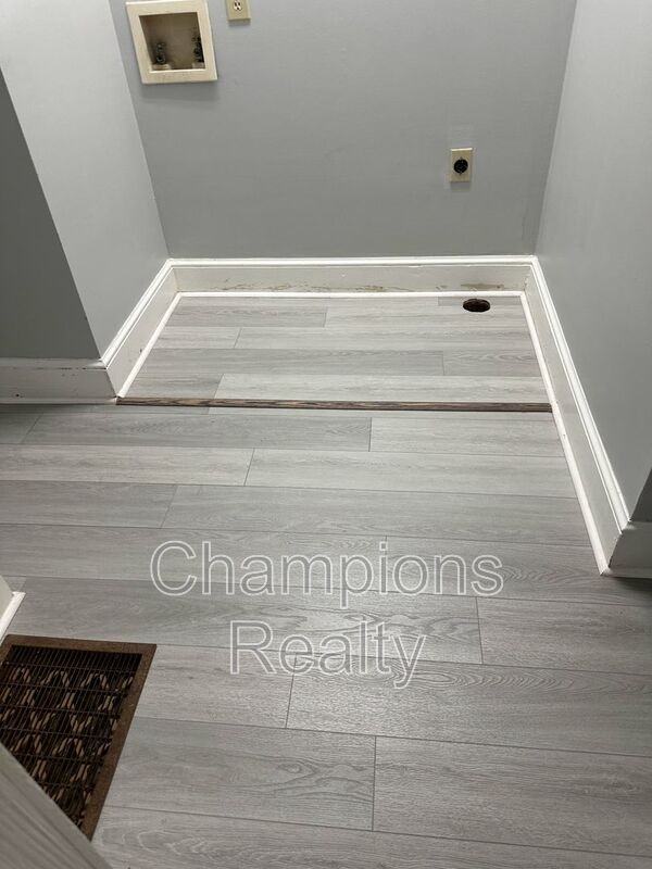 1540 14th Ave #A - Photo 6 of 6