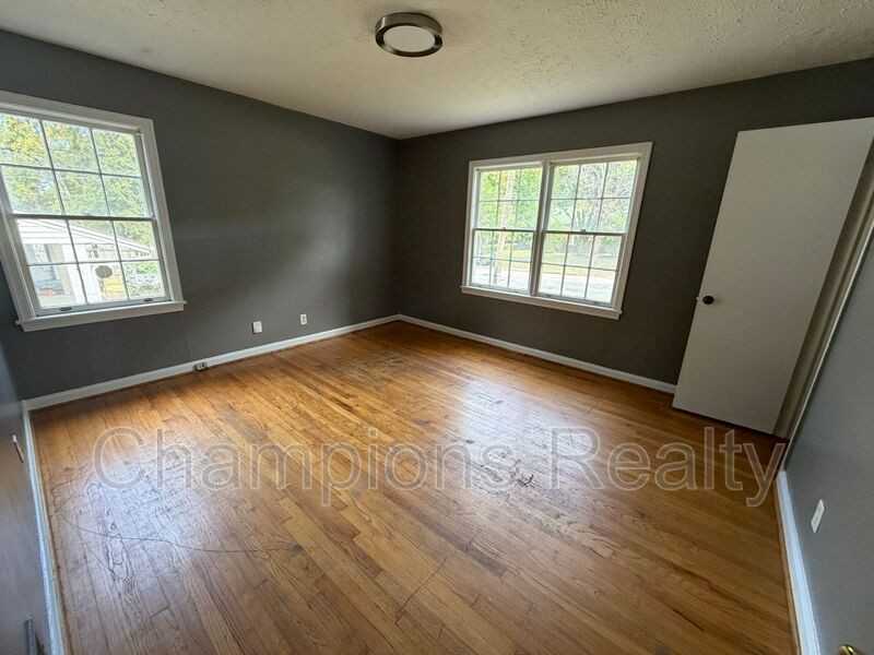 127 Mccartha Dr - Photo 7 of 9