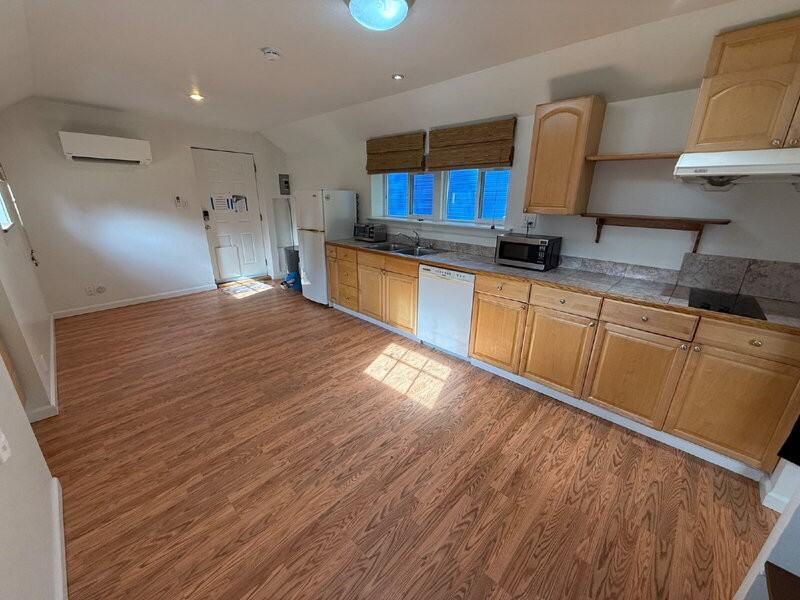 3304 1/2 N 36th St - Photo 5 of 23