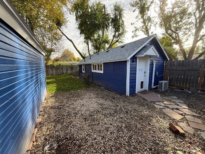 3304 1/2 N 36th St - Photo 2 of 24