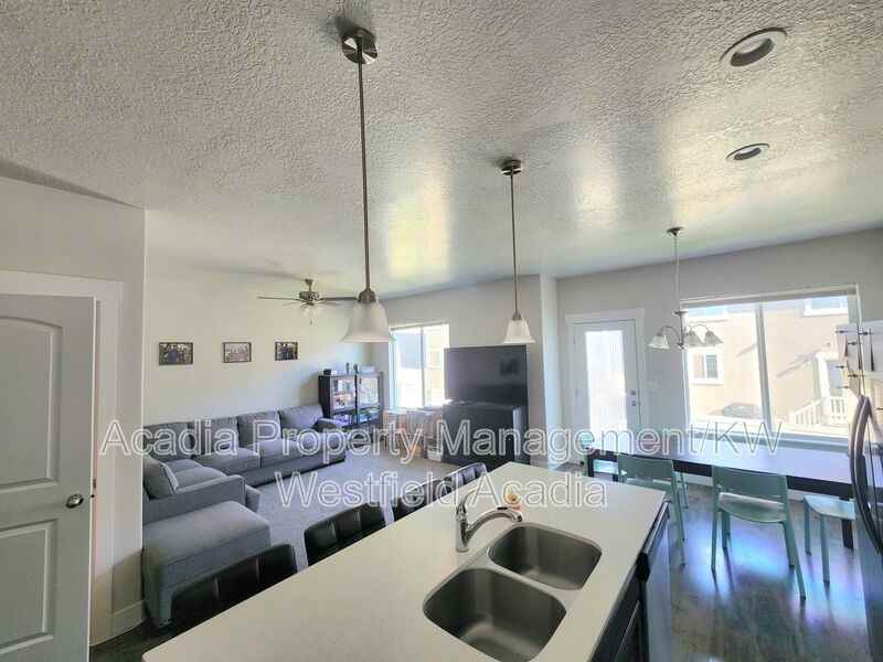 3982 Wn - Photo 3 of 21
