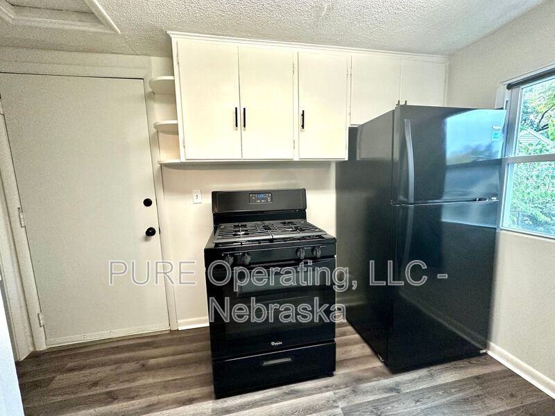 2046 N 69th St - Photo 7 of 17