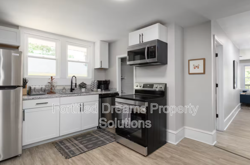 913 Hutton St - Photo 5 of 22