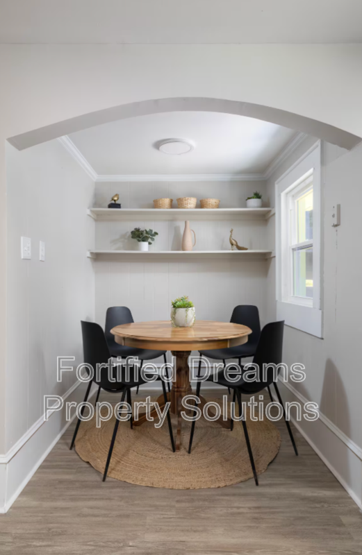 913 Hutton St - Photo 7 of 22