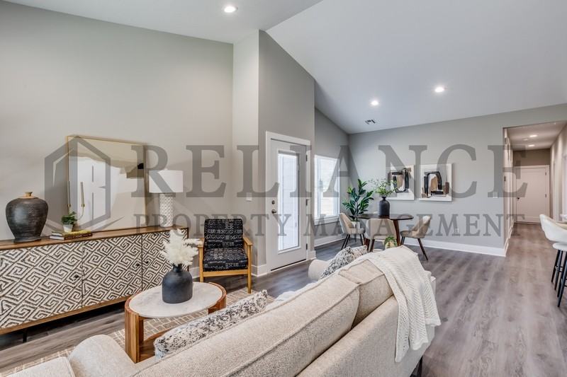 4936 N Vassar St - Photo 6 of 28