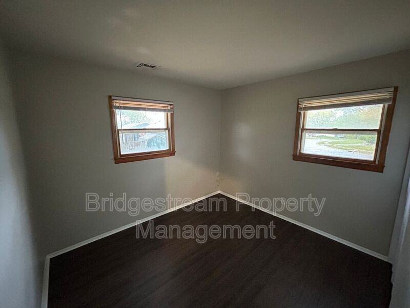 1205 S Maple Ave - Photo 7 of 16