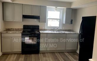 1526 N Hillcrest Ave - Photo 1 of 1