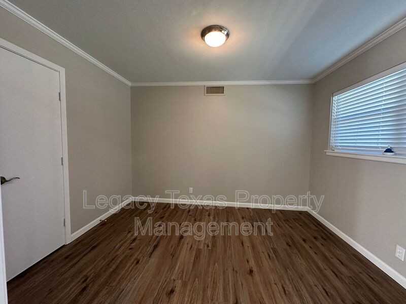 3613 Wedghill Way - Photo 6 of 26