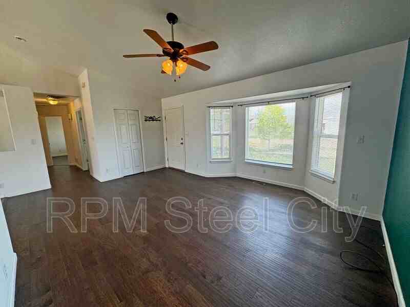 1456 E Gem Dr - Photo 4 of 25