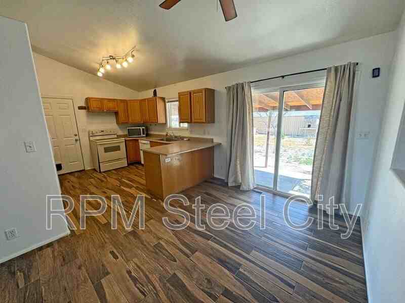 1456 E Gem Dr - Photo 5 of 25